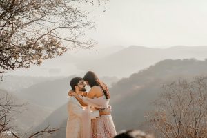 How Couple Wedding Photographers Capture Genuine Moments