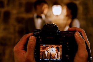 Hybrid Photo/Video Shooter vs. Dedicated Team in Edmonton: Pros and Risks